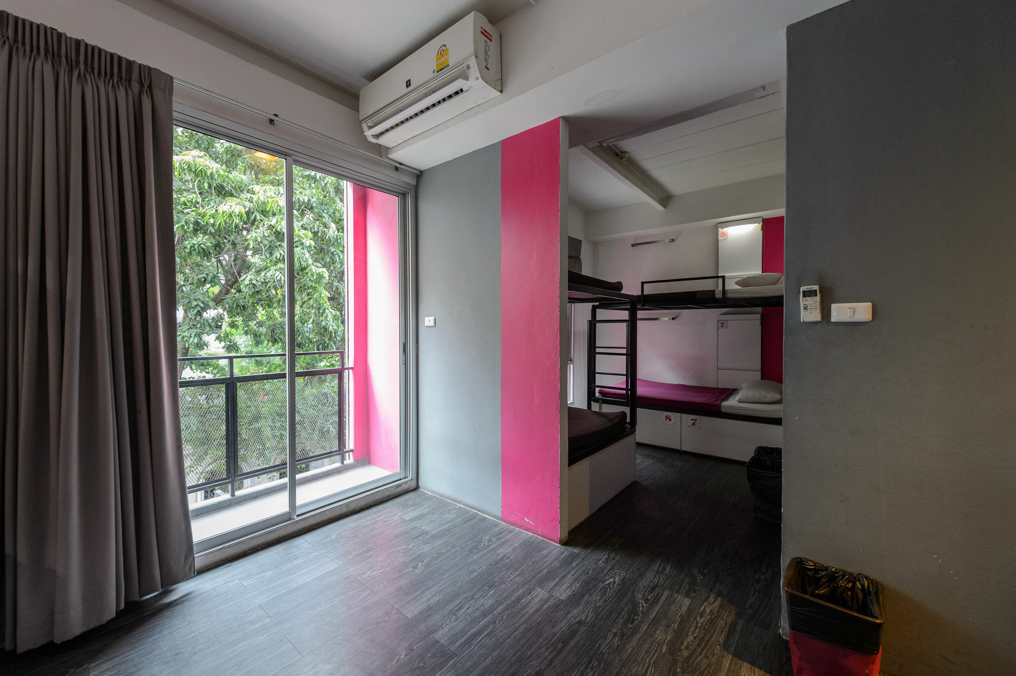 Cheqinn Hostel - Sukhumvit 4 Nana Plaza Bangkok Exterior foto